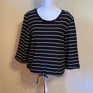Dip Black with White Striped, Cropped Tie at the Bottom, 3/4 Sleeve Large Top.